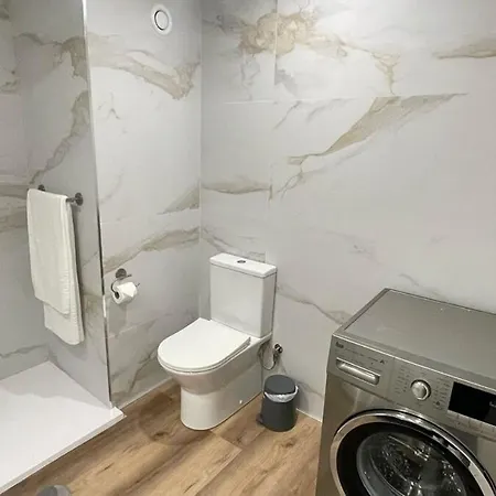 Peaceful Beachside Penthouse - 3 Bed 608