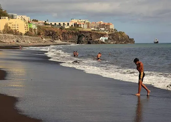 Peaceful Beachside Penthouse - 3 Bed 608 Funchal (Madeira)