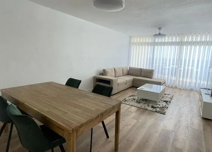 Peaceful Beachside Penthouse - 3 Bed 608 Apartament