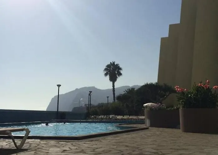 Peaceful Beachside Penthouse - 3 Bed 608 아파트