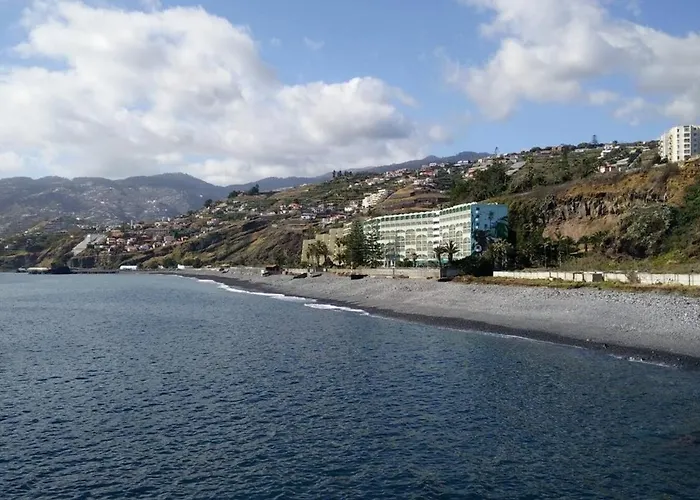 Peaceful Beachside Penthouse - 3 Bed 608 Apartament Funchal (Madeira)