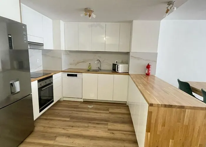 Peaceful Beachside Penthouse - 3 Bed 608